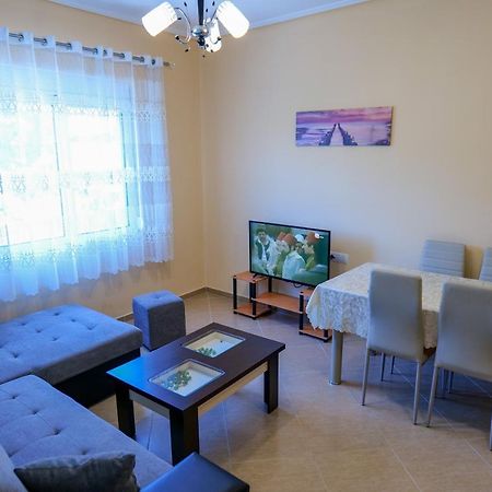 Brothers Lr Sarande Bagian luar foto