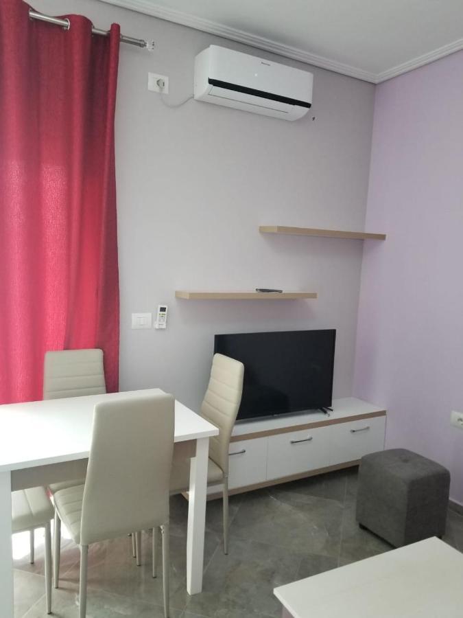 Brothers Lr Sarande Bagian luar foto