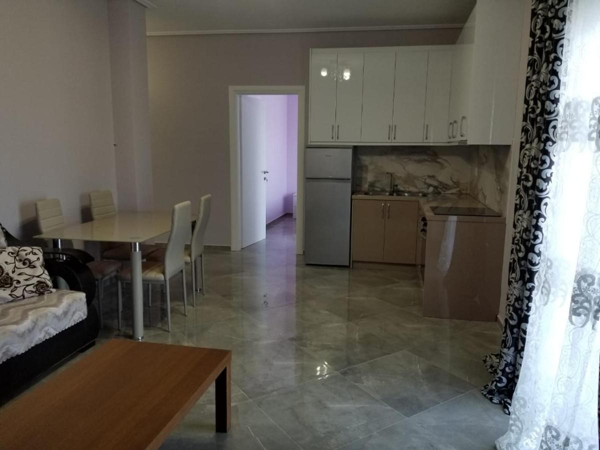 Brothers Lr Sarande Bagian luar foto