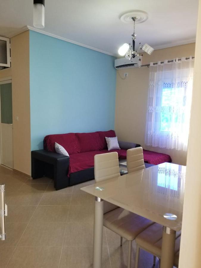 Brothers Lr Sarande Bagian luar foto