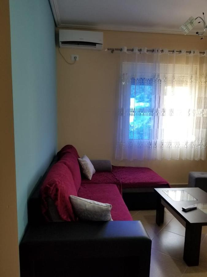 Brothers Lr Sarande Bagian luar foto