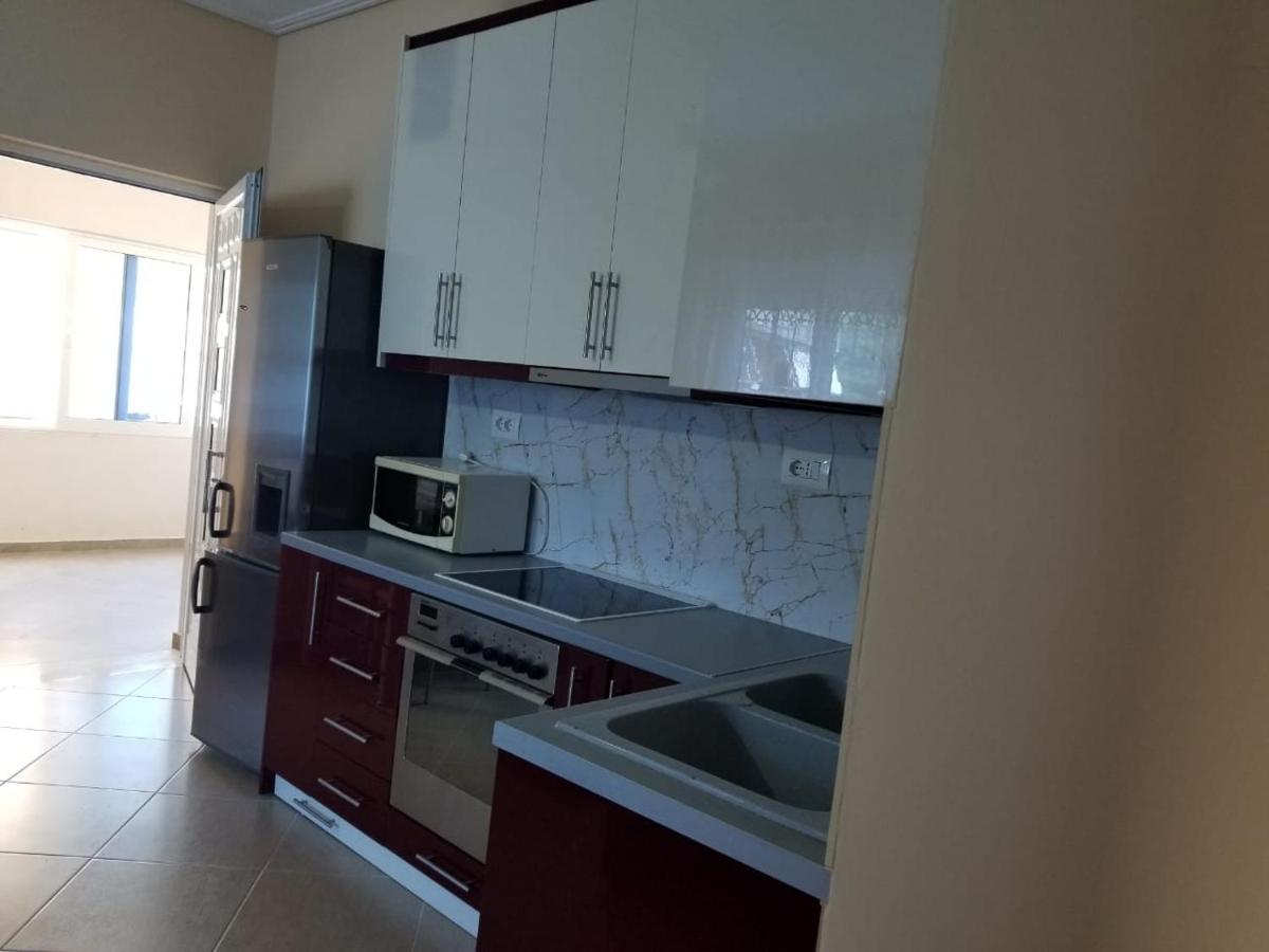 Brothers Lr Sarande Bagian luar foto