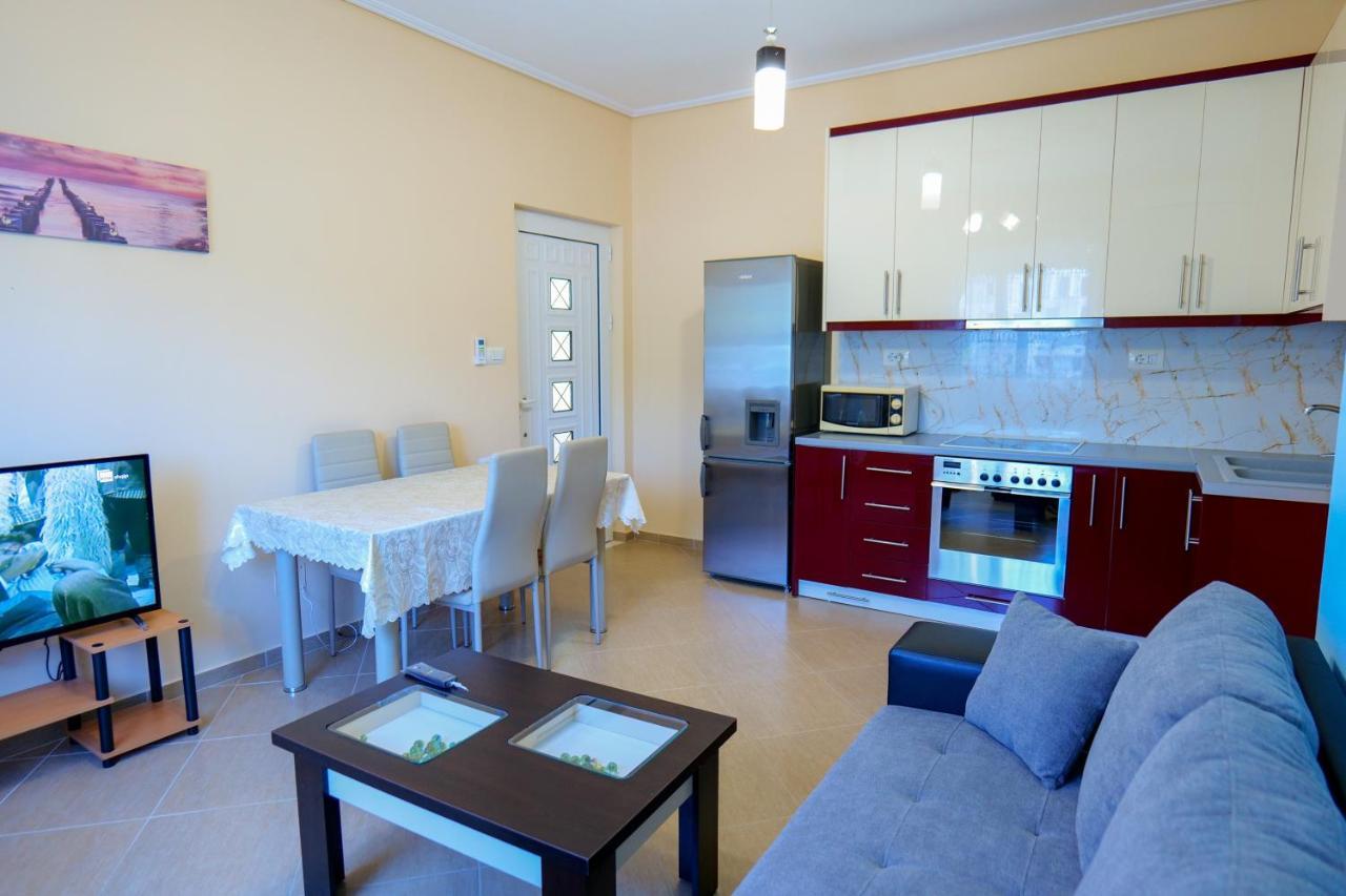 Brothers Lr Sarande Bagian luar foto