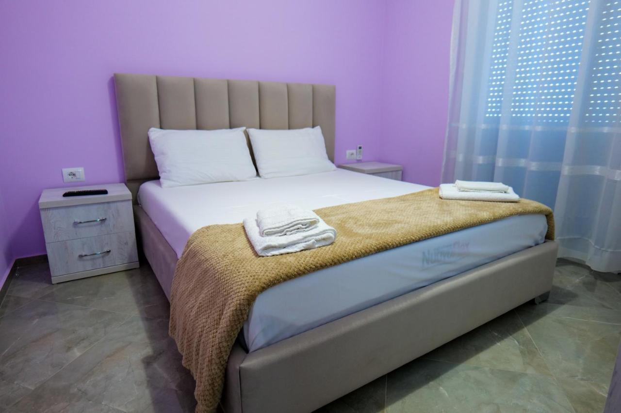 Brothers Lr Sarande Bagian luar foto